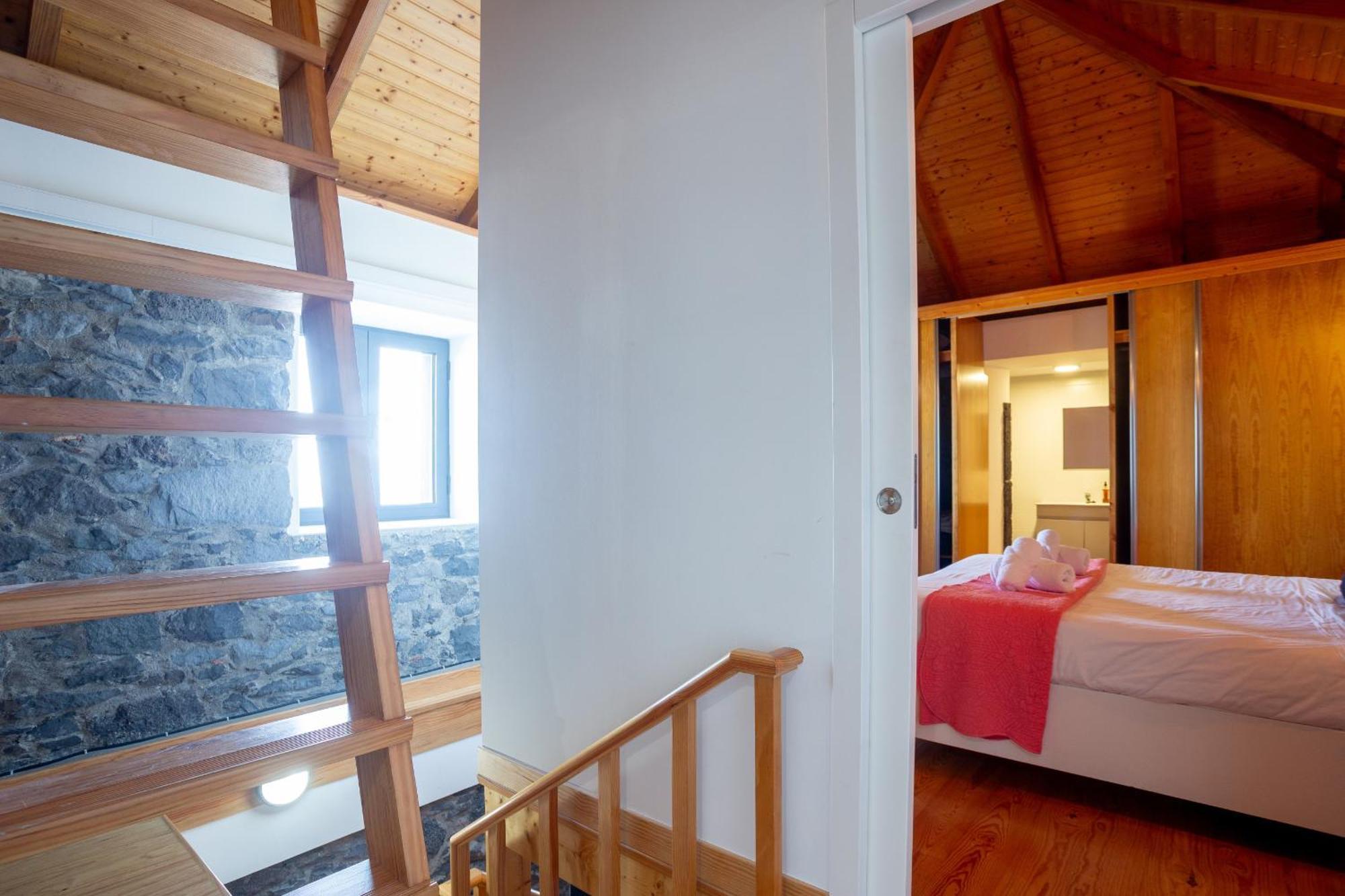 Casa Das Escaleiras By Atlantic Holiday بورتو مونيز المظهر الخارجي الصورة